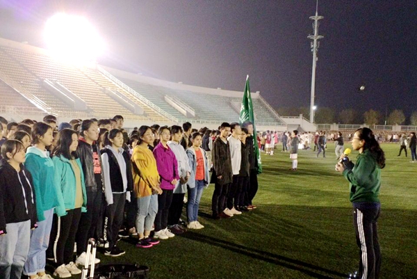 日韩在线
党总支书记苏蓉做动员讲话.jpg