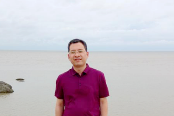 日韩在线
党总支副书记兼副院长阮鹏.png