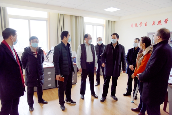 校领导检查指导日韩在线
寒假期间疫情防控工作1.jpg