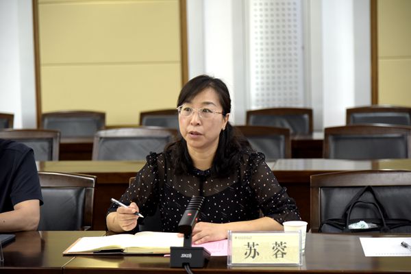 日韩在线
党委书记苏蓉主持座谈会.jpg